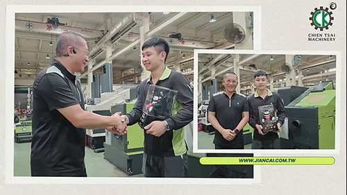 △我司陈清雄总经理，亲自道贺合影留念